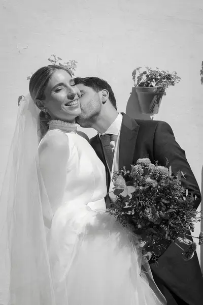 Elopement photoshoot in Seville by Gema G