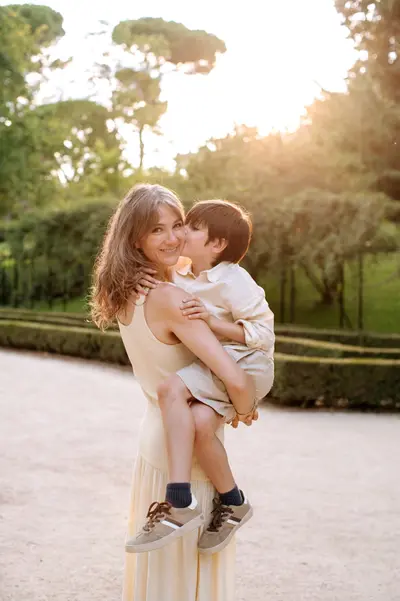 Family photoshoot in Madrid by Claudia C