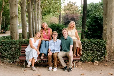 Family photoshoot in Madrid by Claudia C