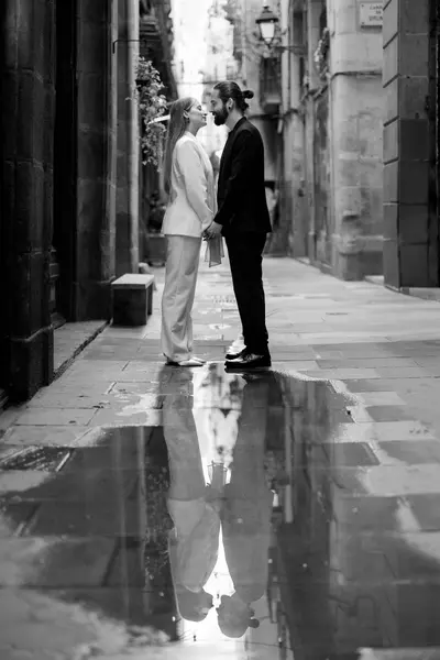 Engagement photoshoot in Barcelona by Alejandro C