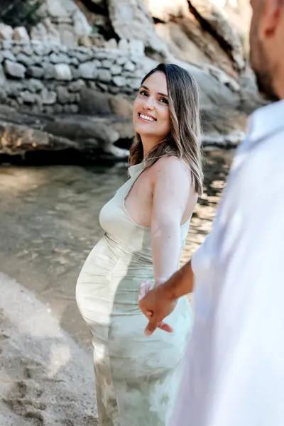 Maternity photoshoot in Costa Brava by Evgenia G