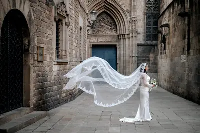 Wedding photoshoot in Barcelona by Evgenia G