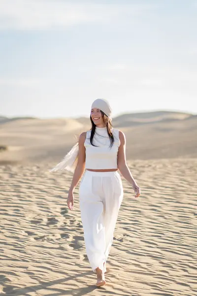 Solo Portrait photoshoot in Gran Canaria by Carolina N