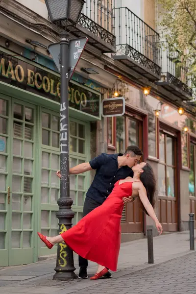 Engagement photoshoot in Madrid by Petra M