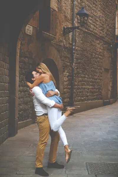 Couples photoshoot in Barcelona by Roger F