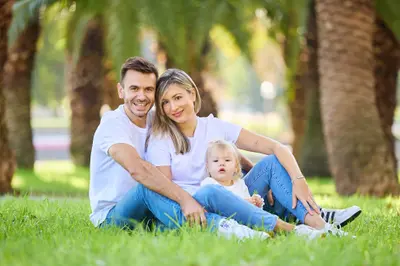 Family photoshoot in Barcelona by Roger F