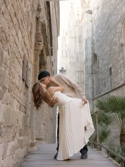 Elopement photoshoot in Barcelona by Nina B