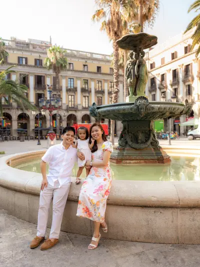 Family photoshoot in Barcelona by Nina B