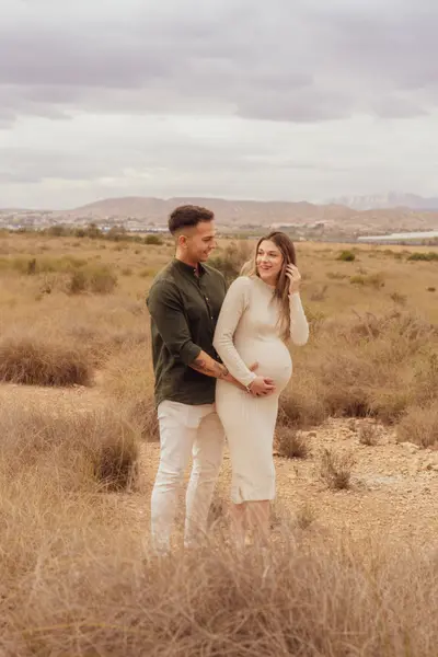 Maternity photoshoot in Alicante by Lorena M