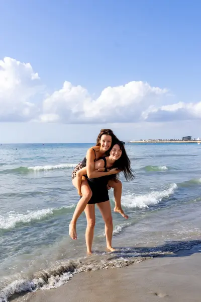 Friends Trip photoshoot in Alicante by Lorena M