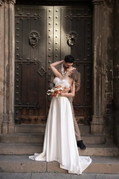 Elopement photoshoot in Sitges by Asia V