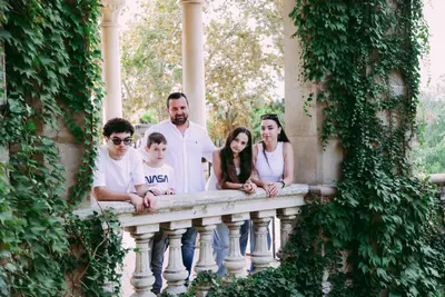 Family photoshoot in Barcelona by Asia V