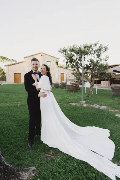 Wedding photoshoot in Barcelona by Asia V