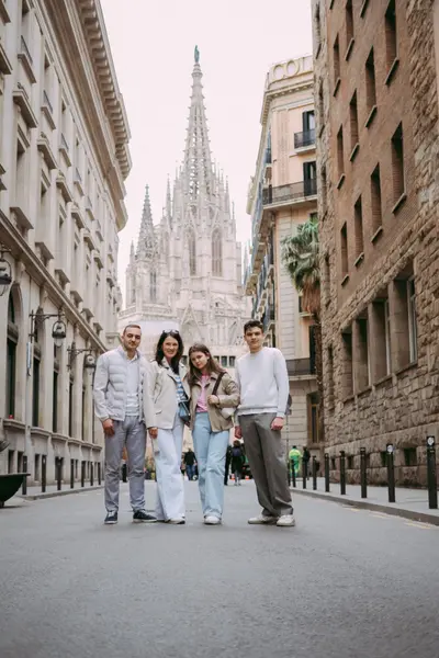 Family photoshoot in Barcelona by Asia V
