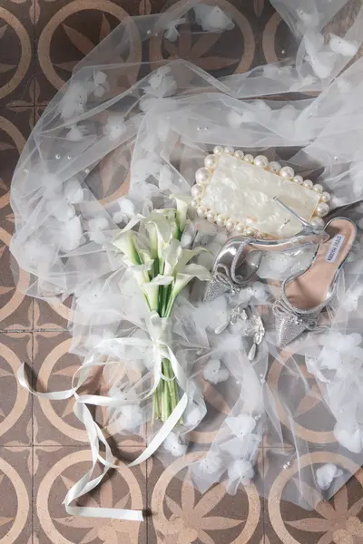 Wedding photoshoot in Barcelona by Asia V