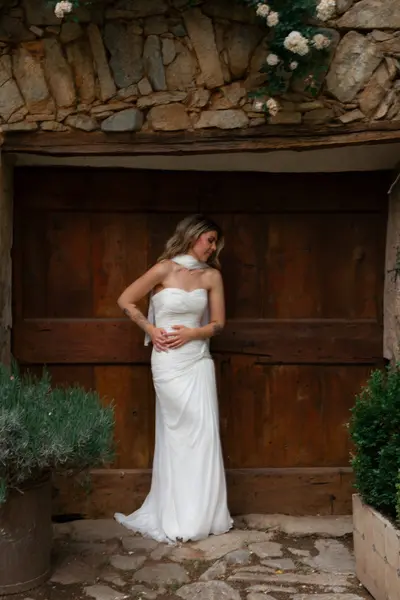 Wedding photoshoot in Costa Brava by Asia V