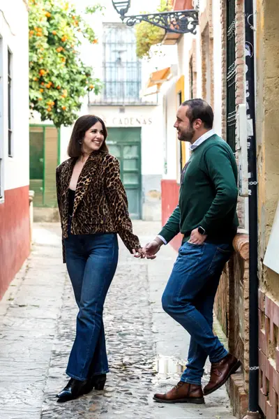 Couples photoshoot in Seville by Lucia M