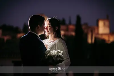 Honeymoon photoshoot in Granada by Víctor C