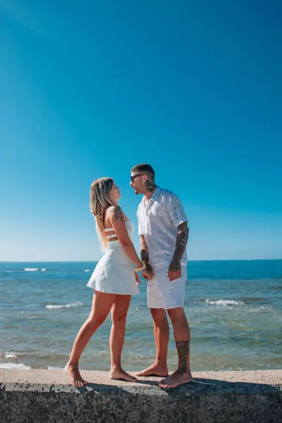 Couples photoshoot in Cádiz by Daniela D