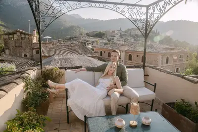 Engagement photoshoot in Mallorca by Aimee K