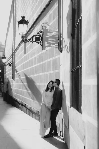 Couples photoshoot in Madrid by Leyre C