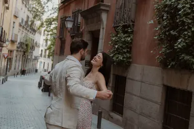 Engagement photoshoot in Madrid by Leyre C