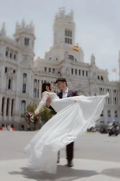 Elopement photoshoot in Madrid by Leyre C
