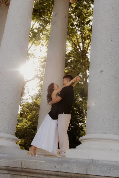 Engagement photoshoot in Madrid by Leyre C
