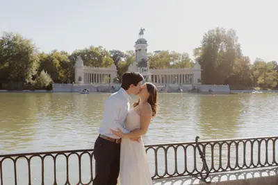 Engagement photoshoot in Madrid by Leyre C