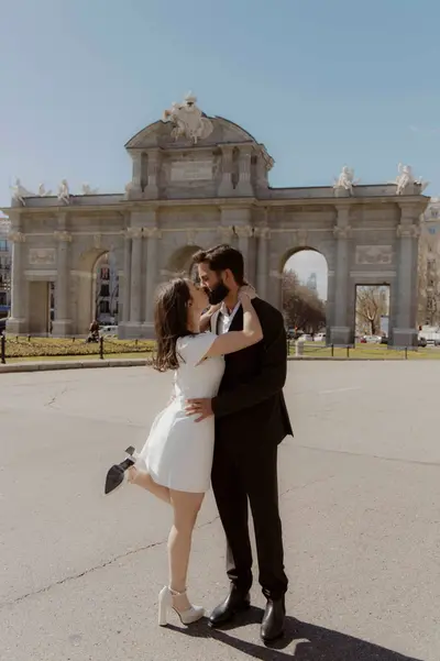 Engagement photoshoot in Madrid by Leyre C
