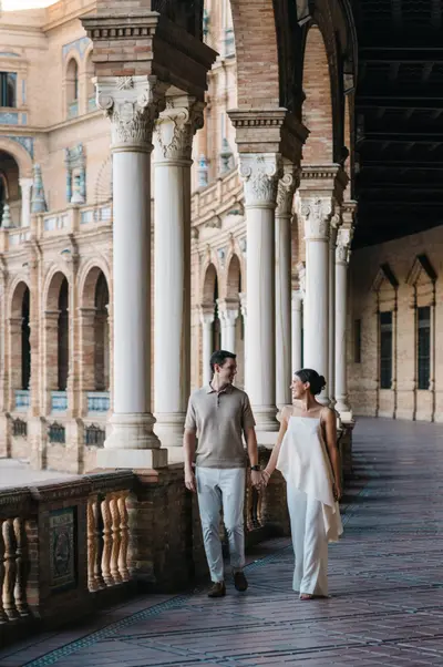 Engagement photoshoot in Seville by Gabriel N
