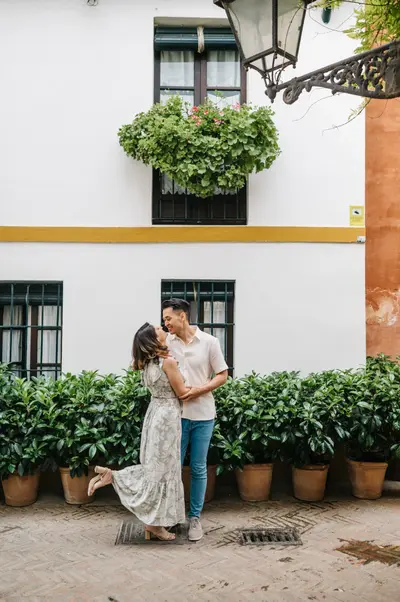 Engagement photoshoot in Seville by Gabriel N