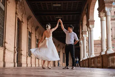 Elopement photoshoot in Seville by Moises G