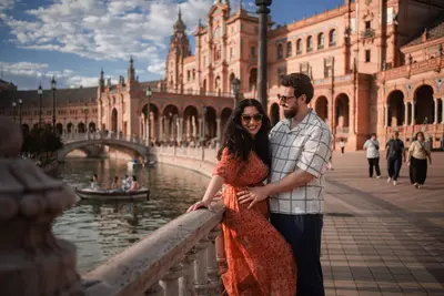Engagement photoshoot in Seville by Moises G
