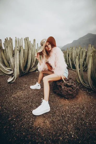Solo Portrait photoshoot in Tenerife by Edgar Z