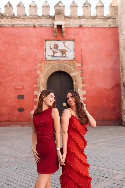 Friends Trip photoshoot in Seville by Anija O