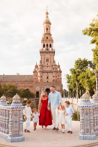 Family photoshoot in Seville by Anija O